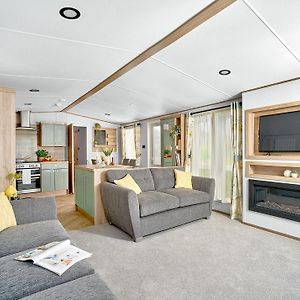 Mobile Home 3